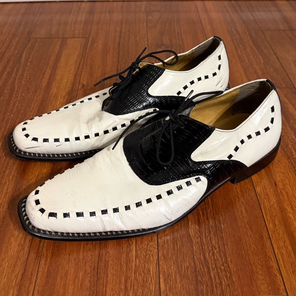 Men's Black and White Dress Shoes - Picture 2 of 12